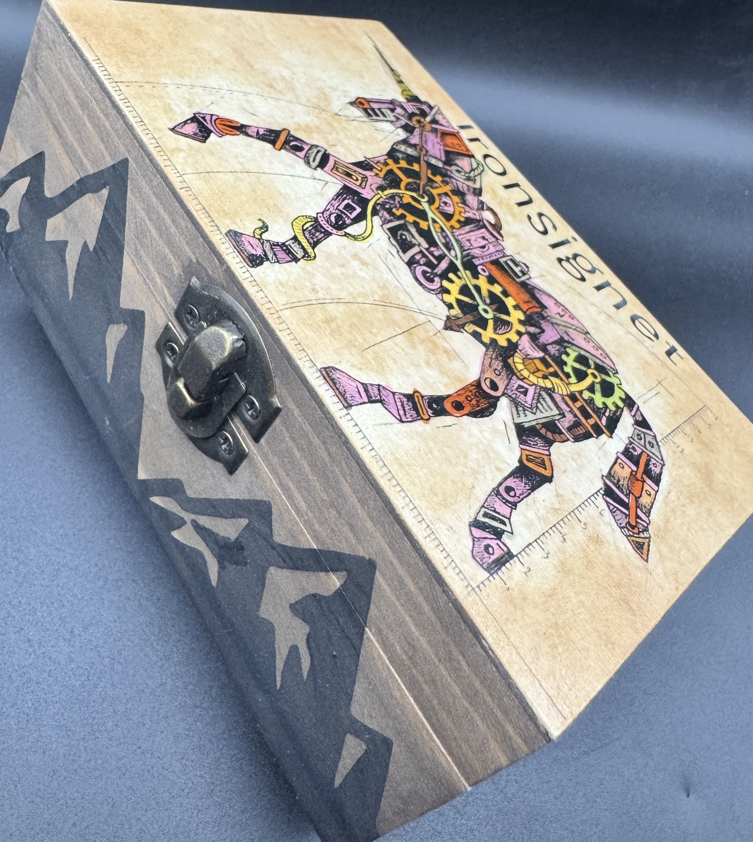 Familiar Bonding Box 