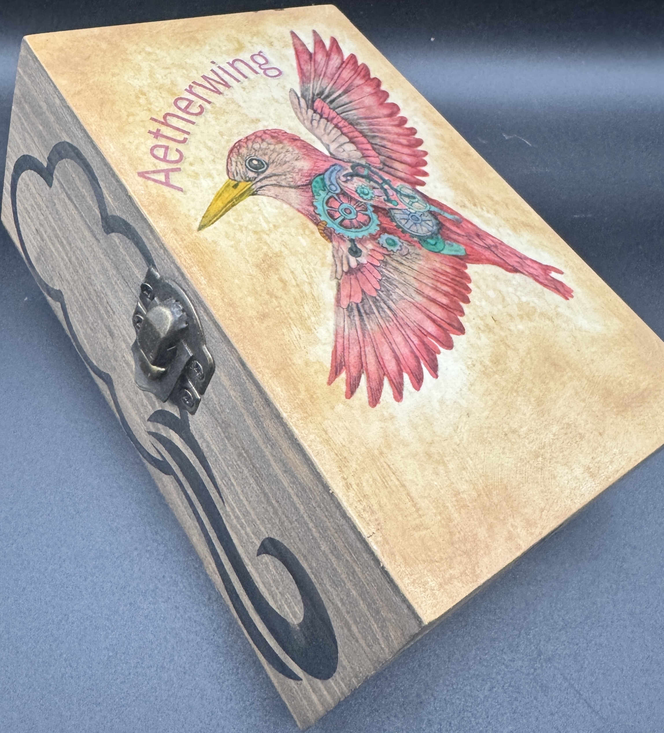 Familiar Bonding Box 