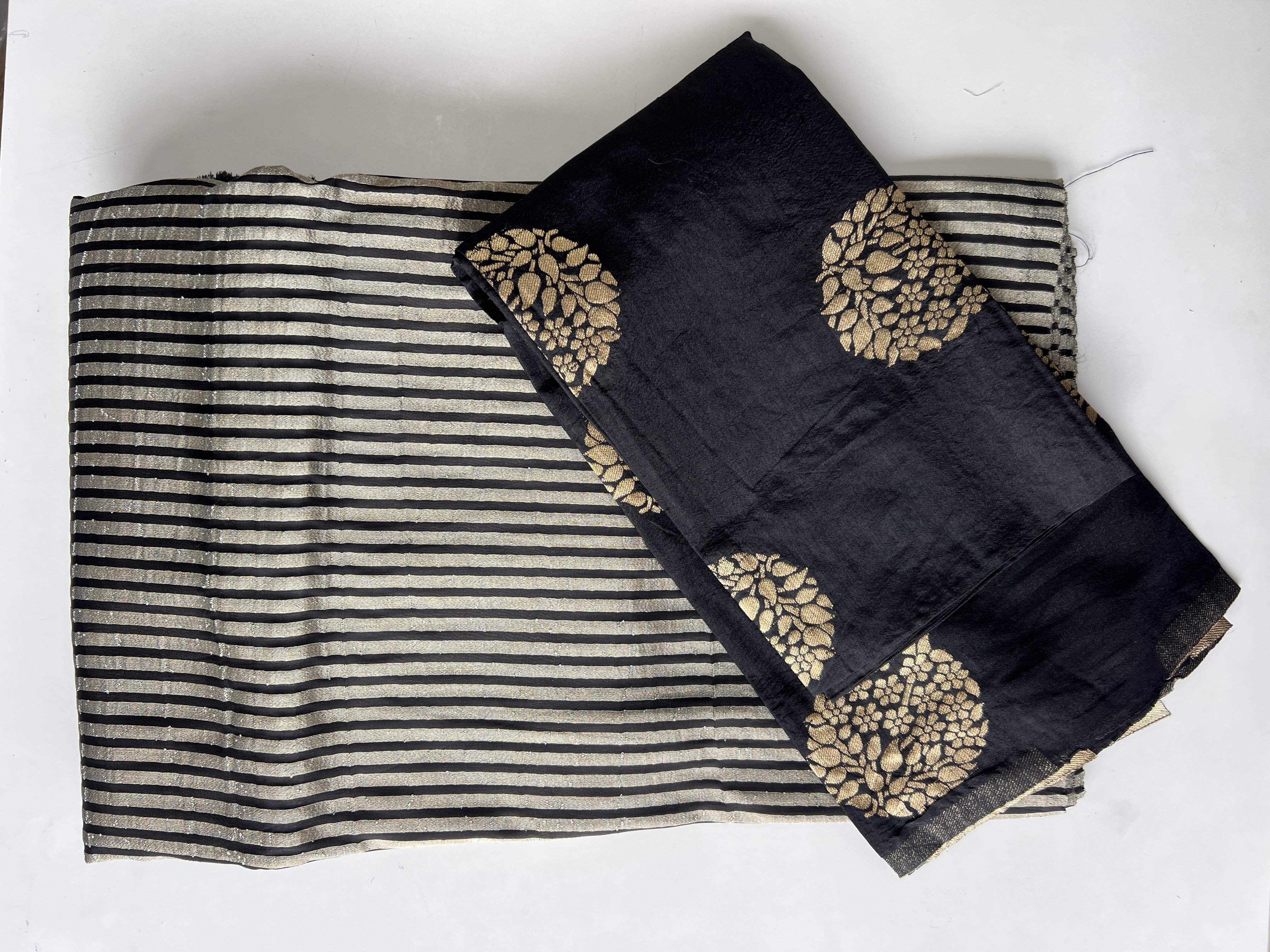 Elegant Stripped Silk Saree With Blouse