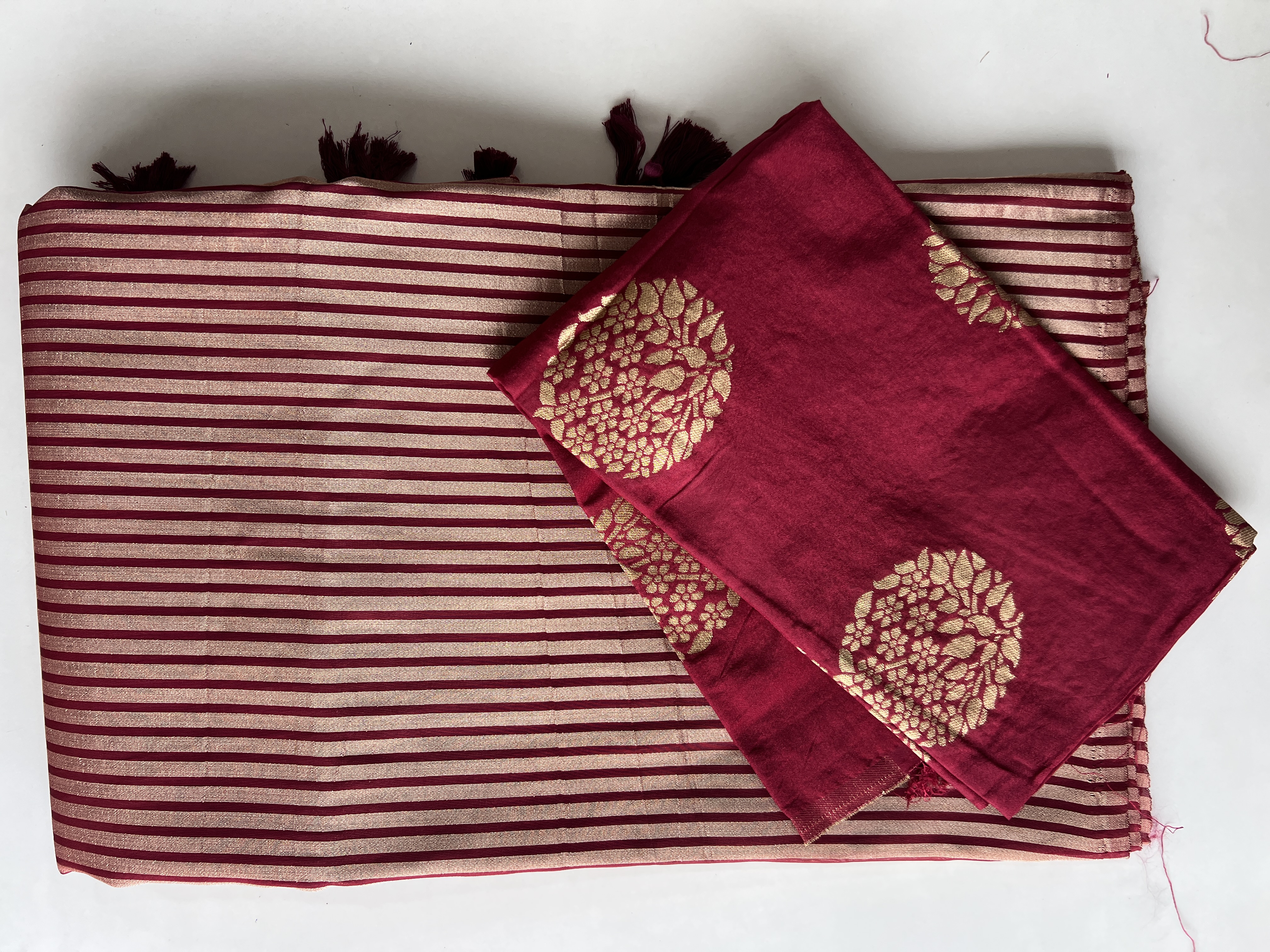 Elegant Stripped Silk Saree With Blouse