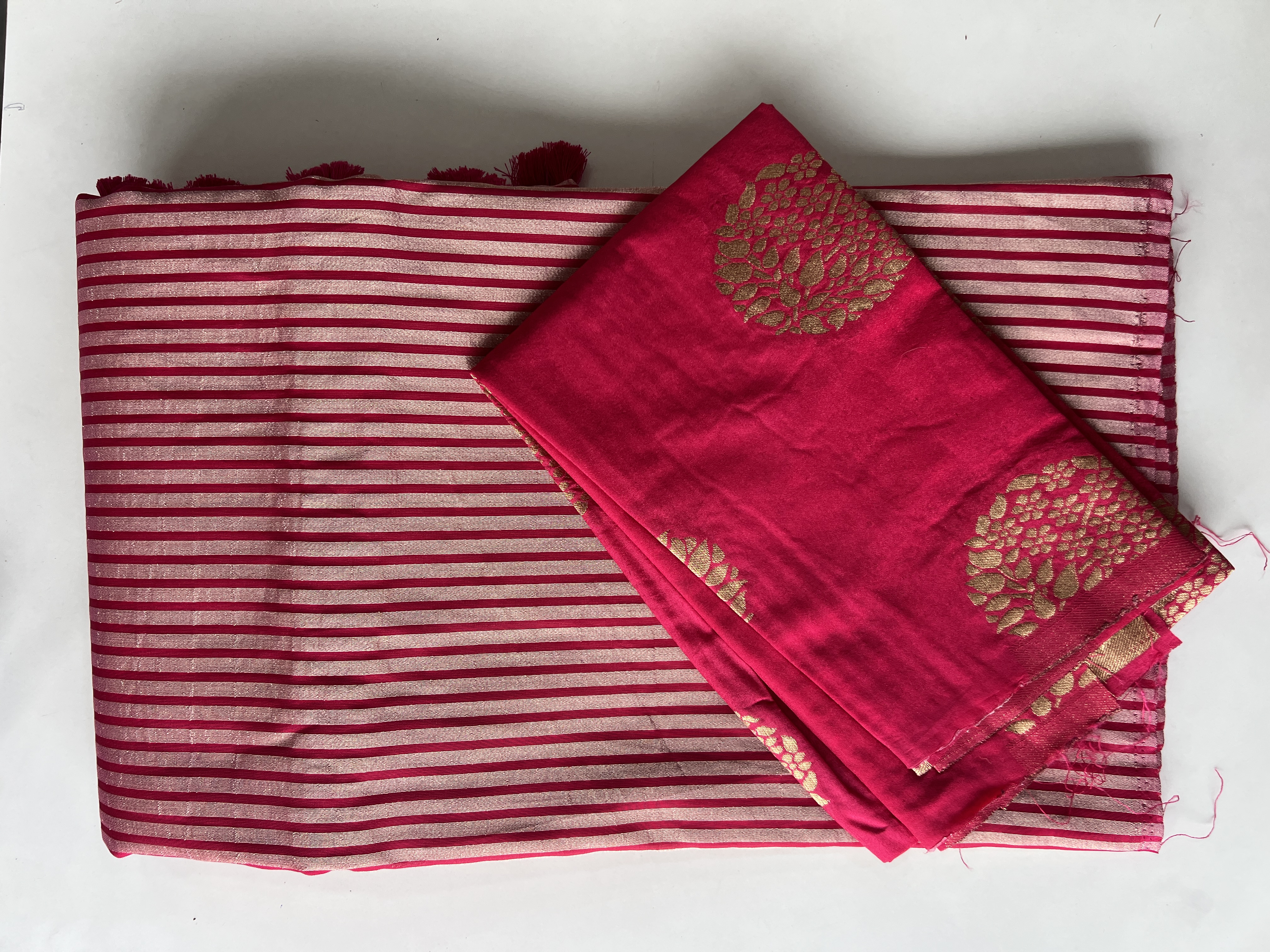 Elegant Stripped Silk Saree With Blouse