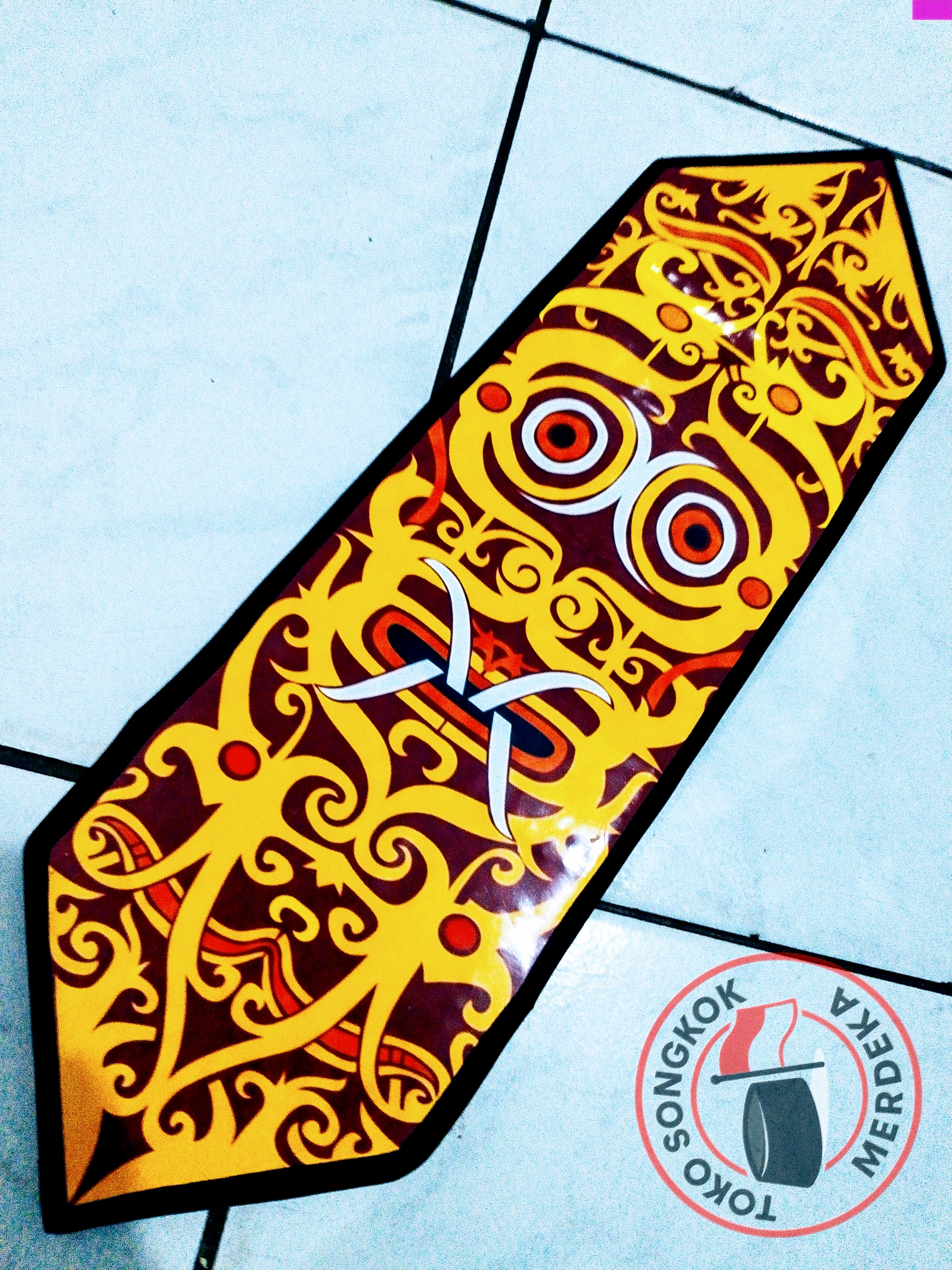 Perisai Dayak Kayu Asli