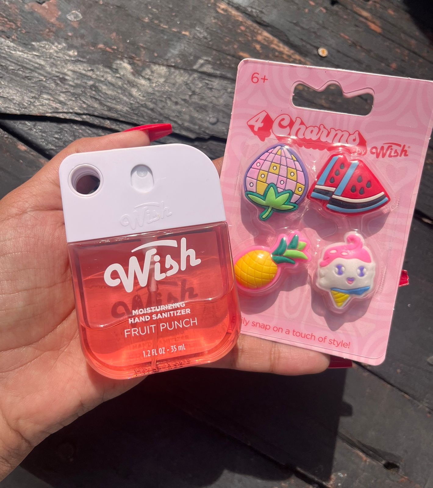 Desinfectante y Charms Decorativos Wish