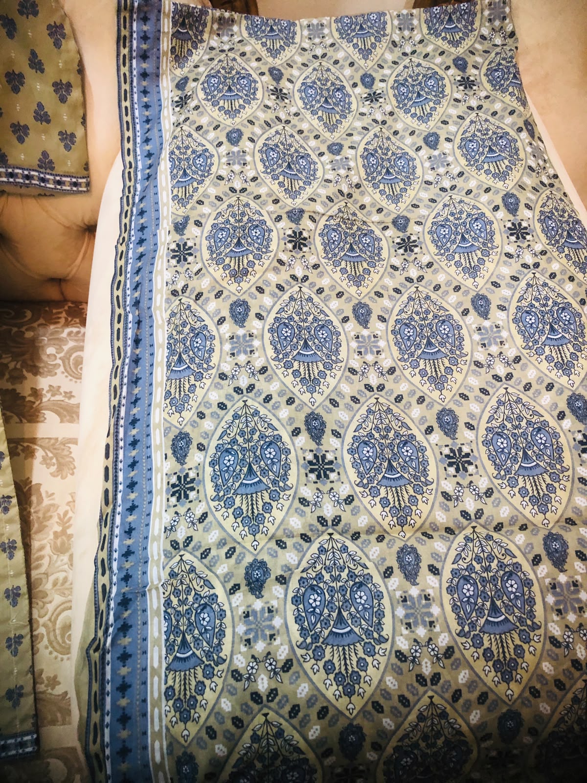 Elegant Printed Lawn Suit Posh 3pc