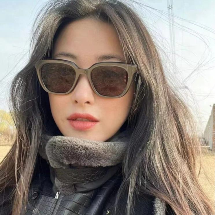 Oversized Cat-Eye Sunglasses