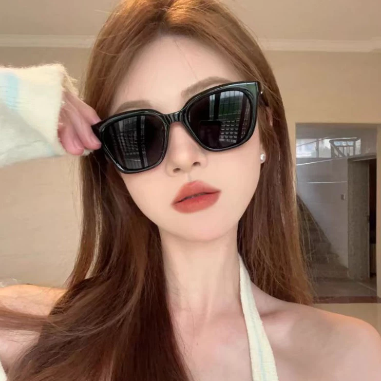 Oversized Cat-Eye Sunglasses
