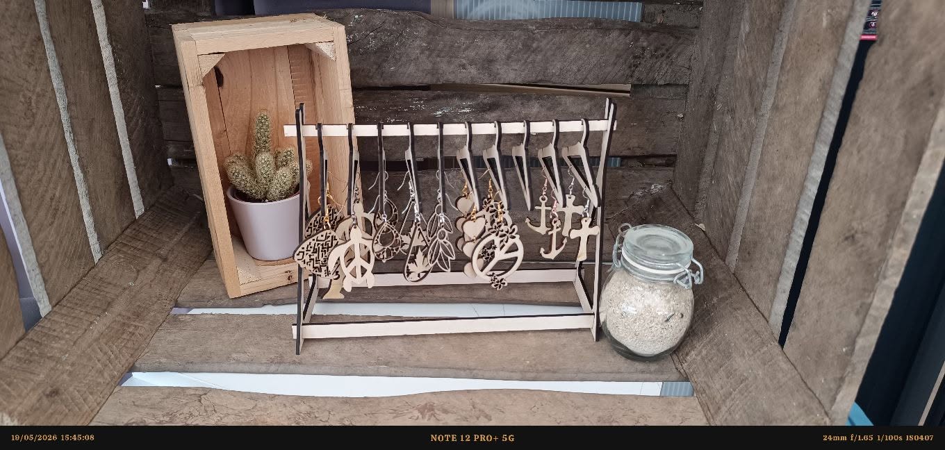 Décorations en bois découpé