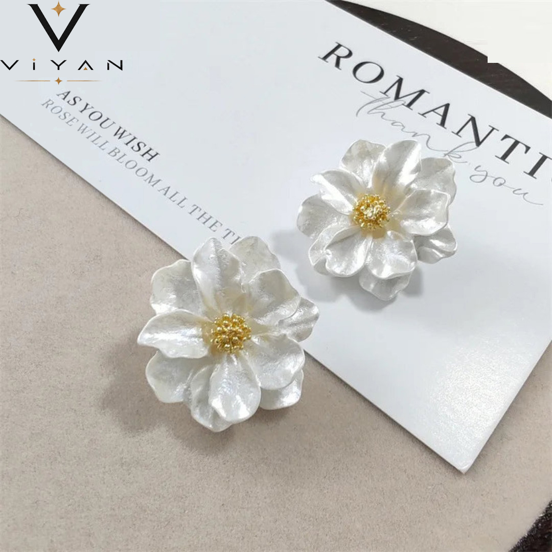 Pearl White Flower Stud Earrings