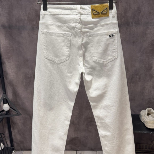 Men's White Straight-Leg Jeans