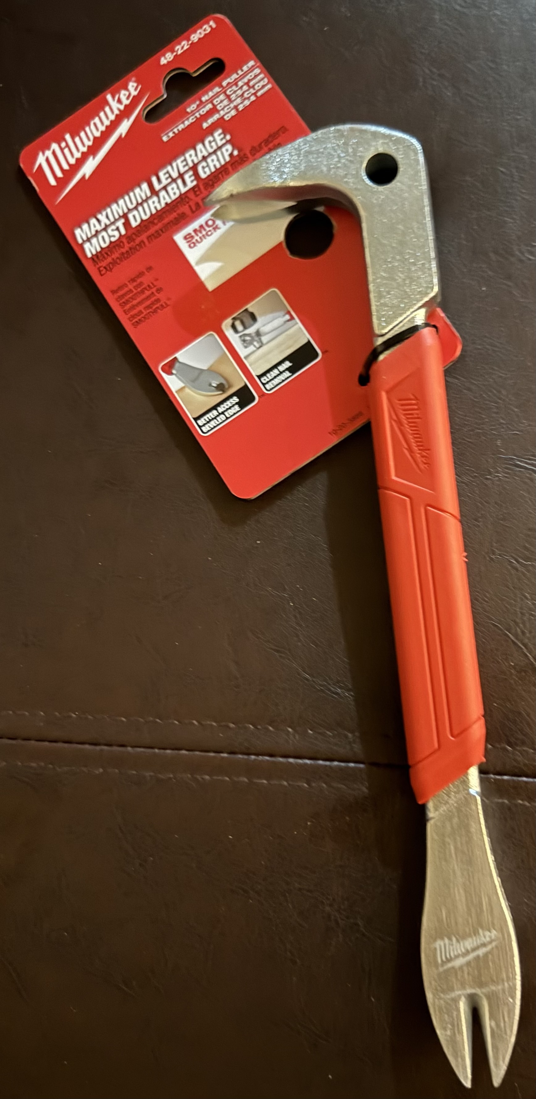 Milwaukee Pry Bar and Nail Puller