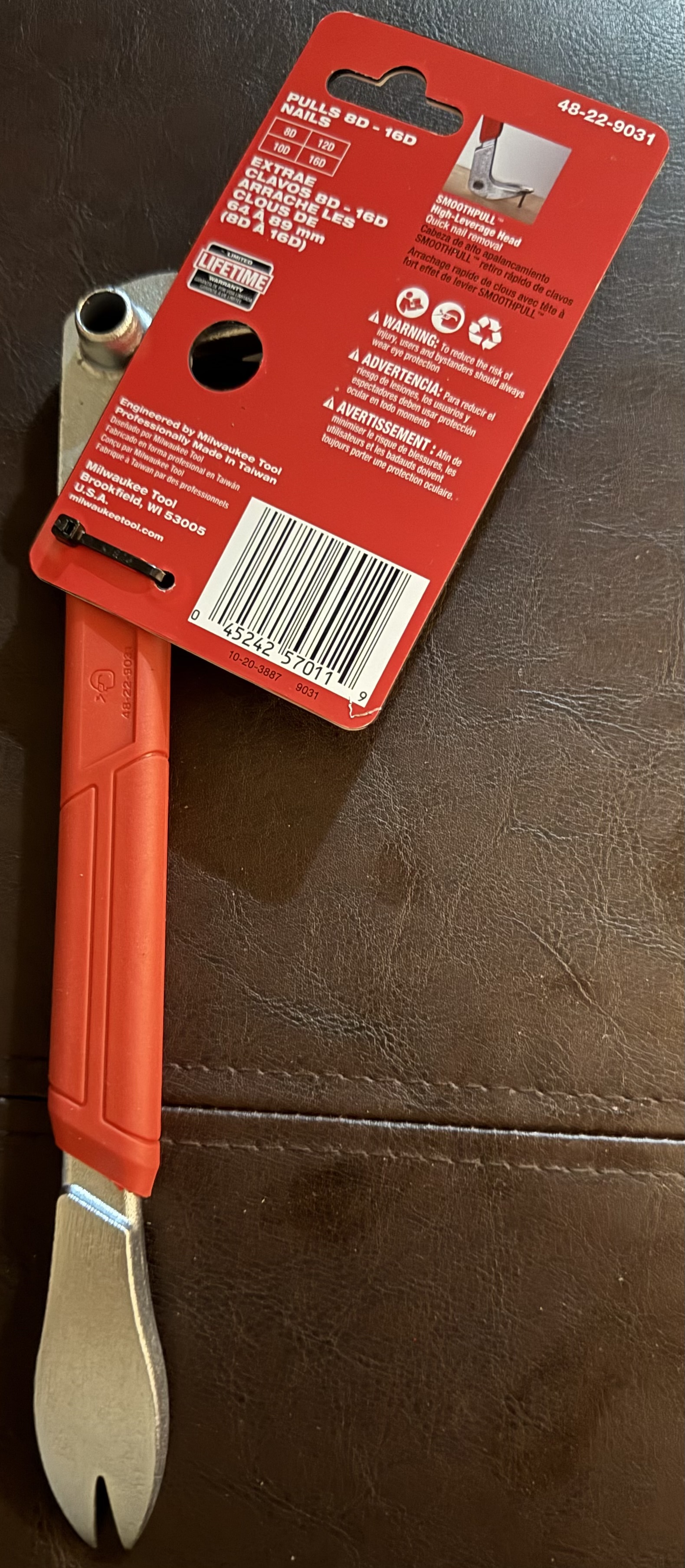 Milwaukee Pry Bar and Nail Puller