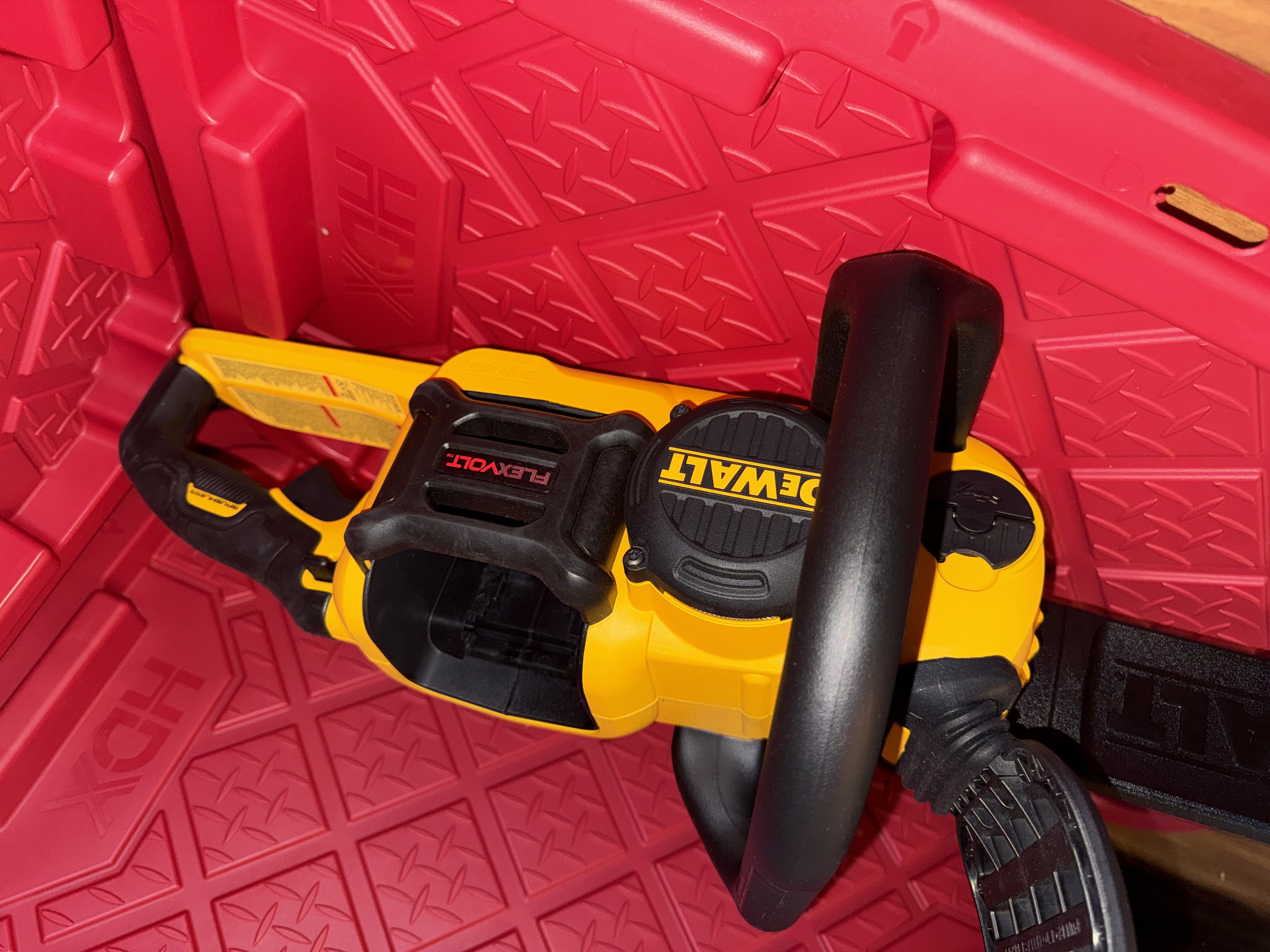 FLEXVOLT 60-Volt MAX 16 in. Brushless Cordless Battery Powered Chainsaw (Tool Only)