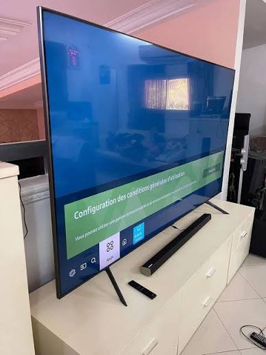 Ultra HD Smart TV 65 inch - ID: DE-UH22