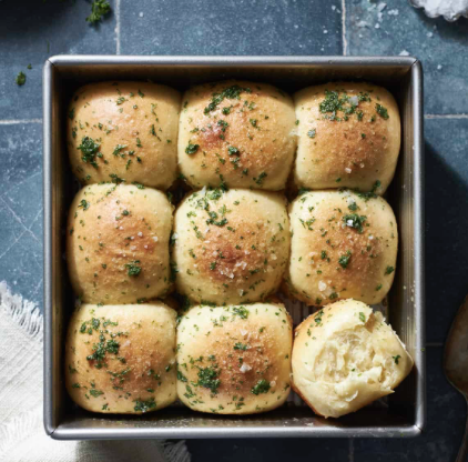 Garlic Dinner Rolls