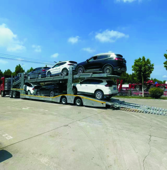 Car carrier trailer