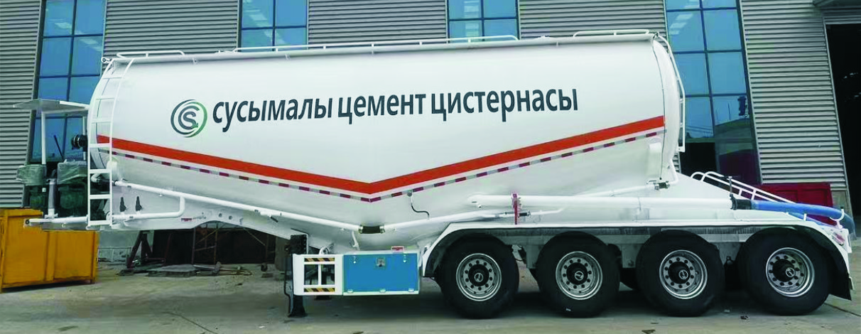 Liquid filling trailer