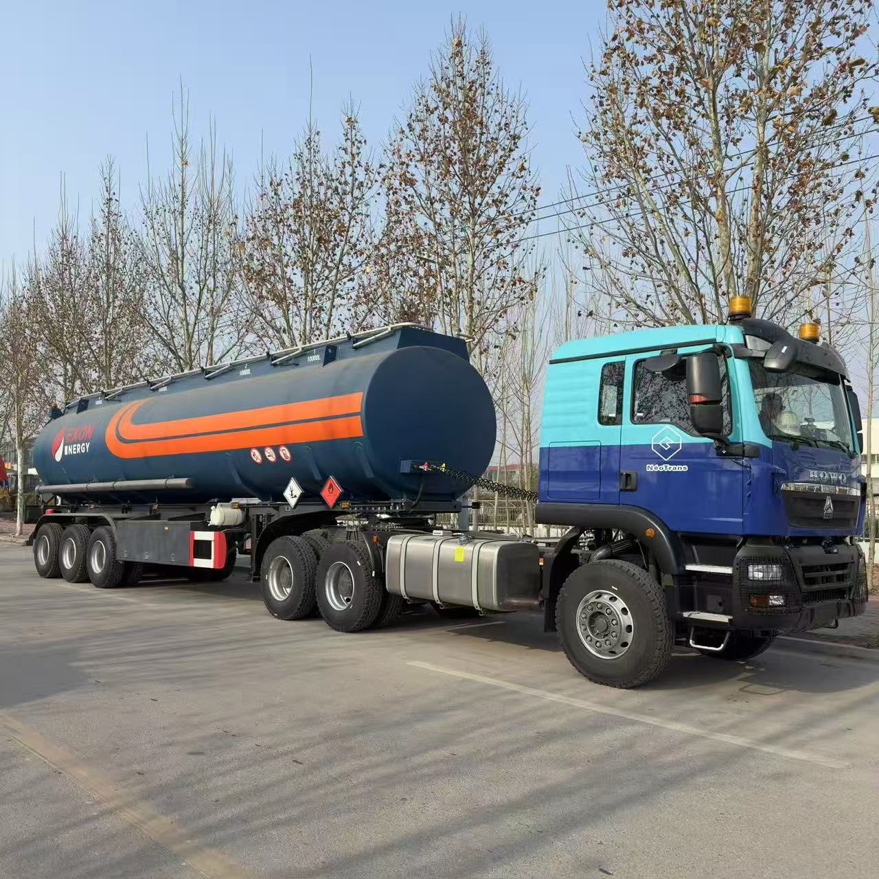 Semi-trailer 3-axle oil tanker