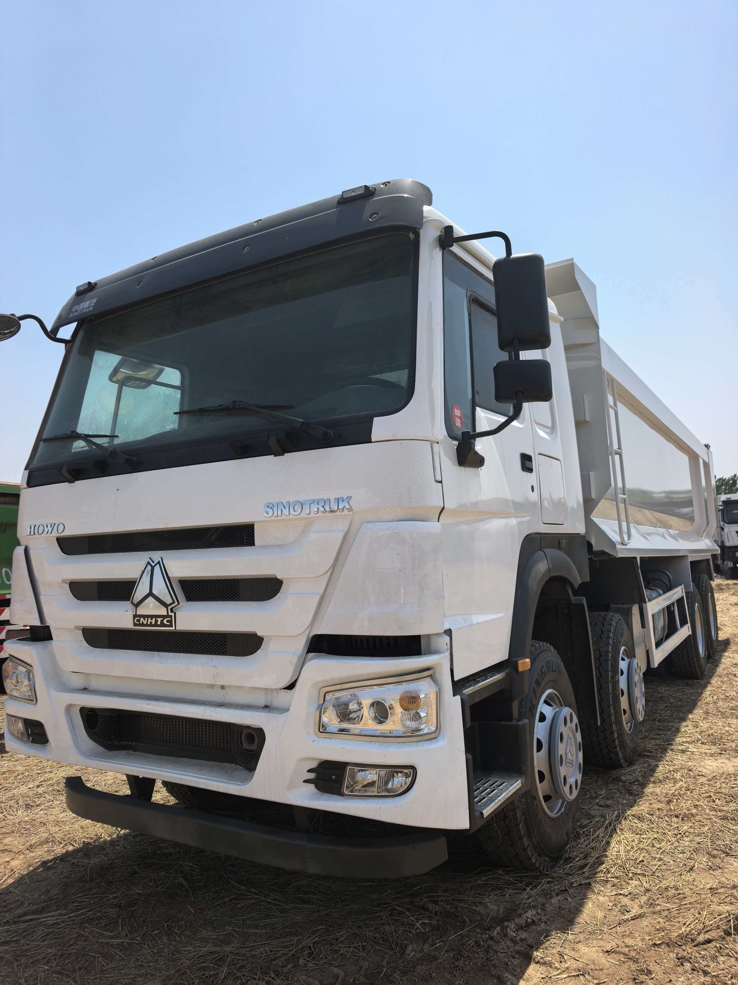 HOWO 371 8x4 dump truck