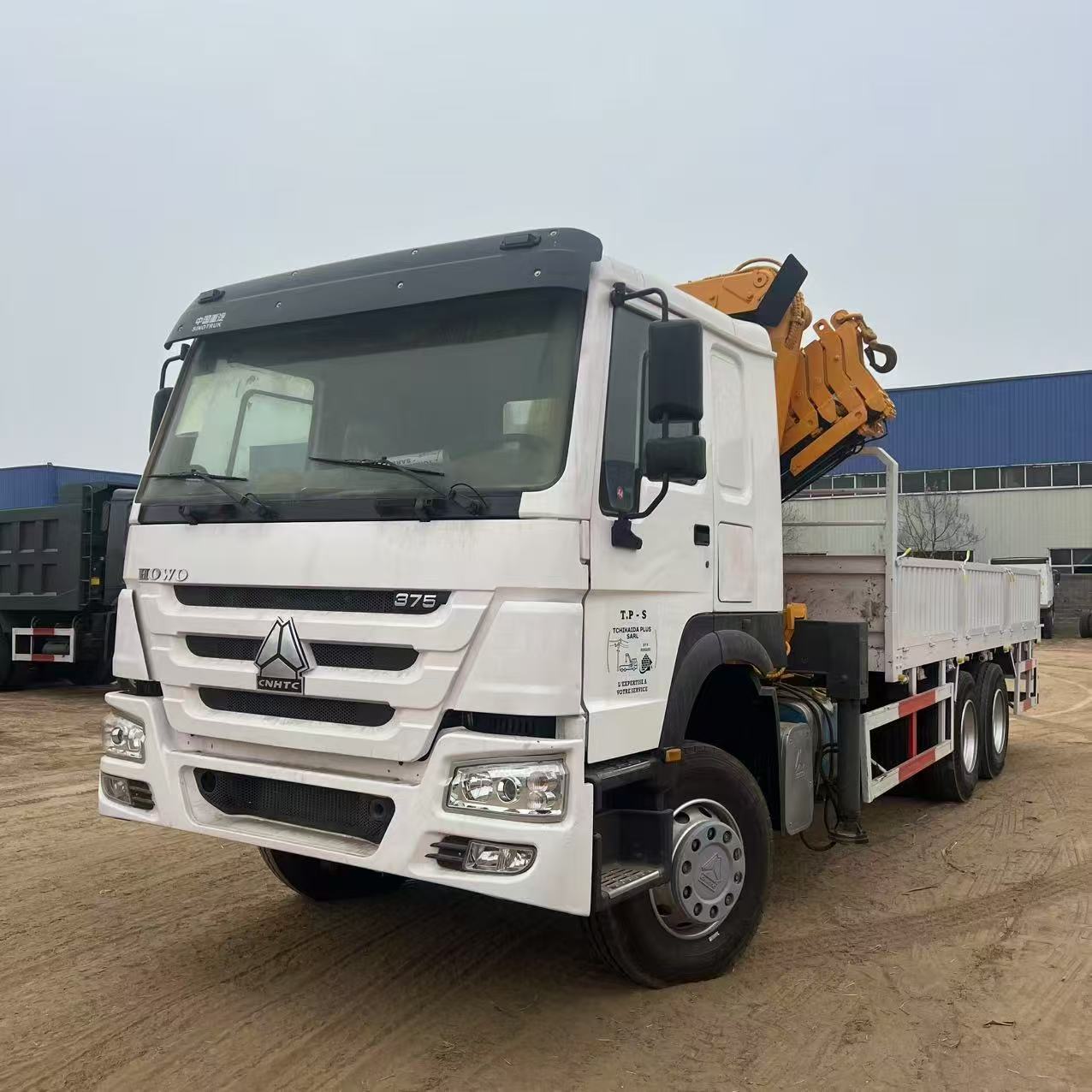 Truck-mounted crane