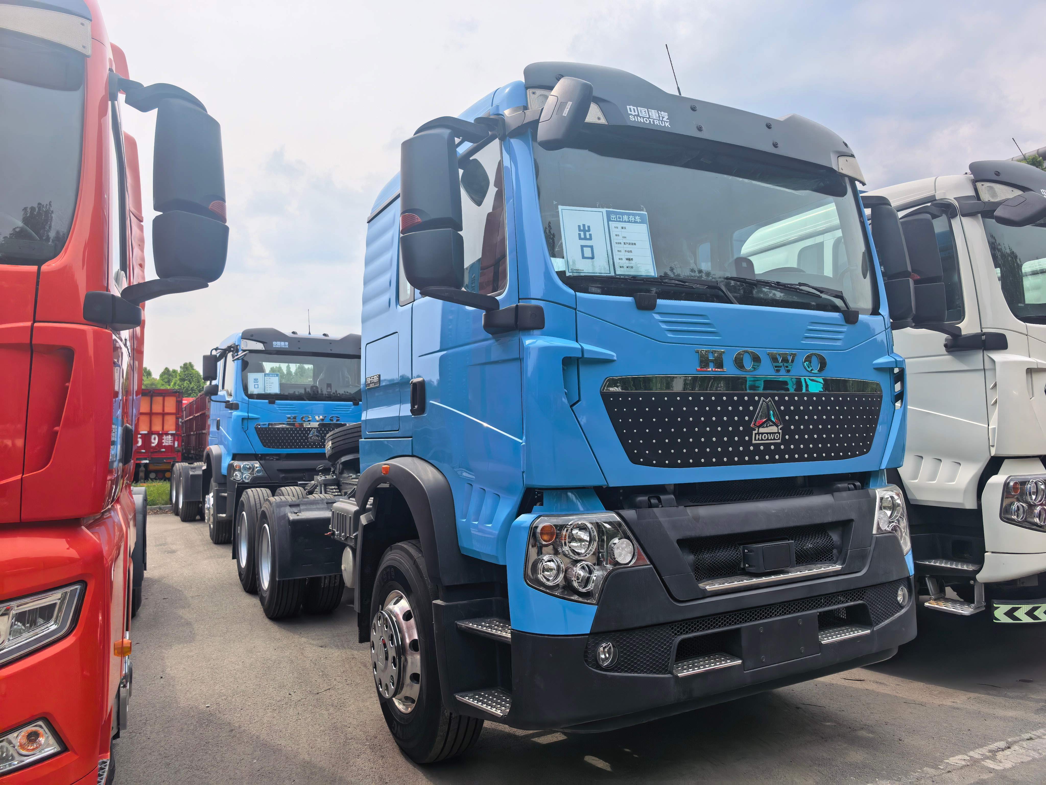 SINOTRUK HOWO TX 6x4 tractor head