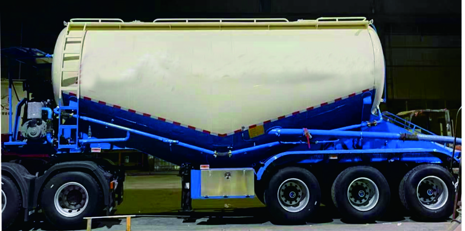 Liquid filling trailer