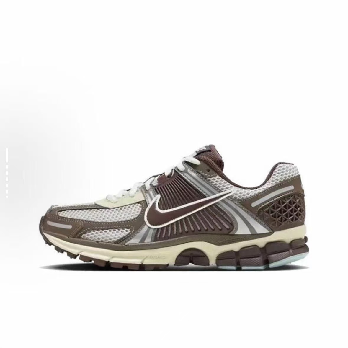 Nike Zoom Vomero 5 Brown