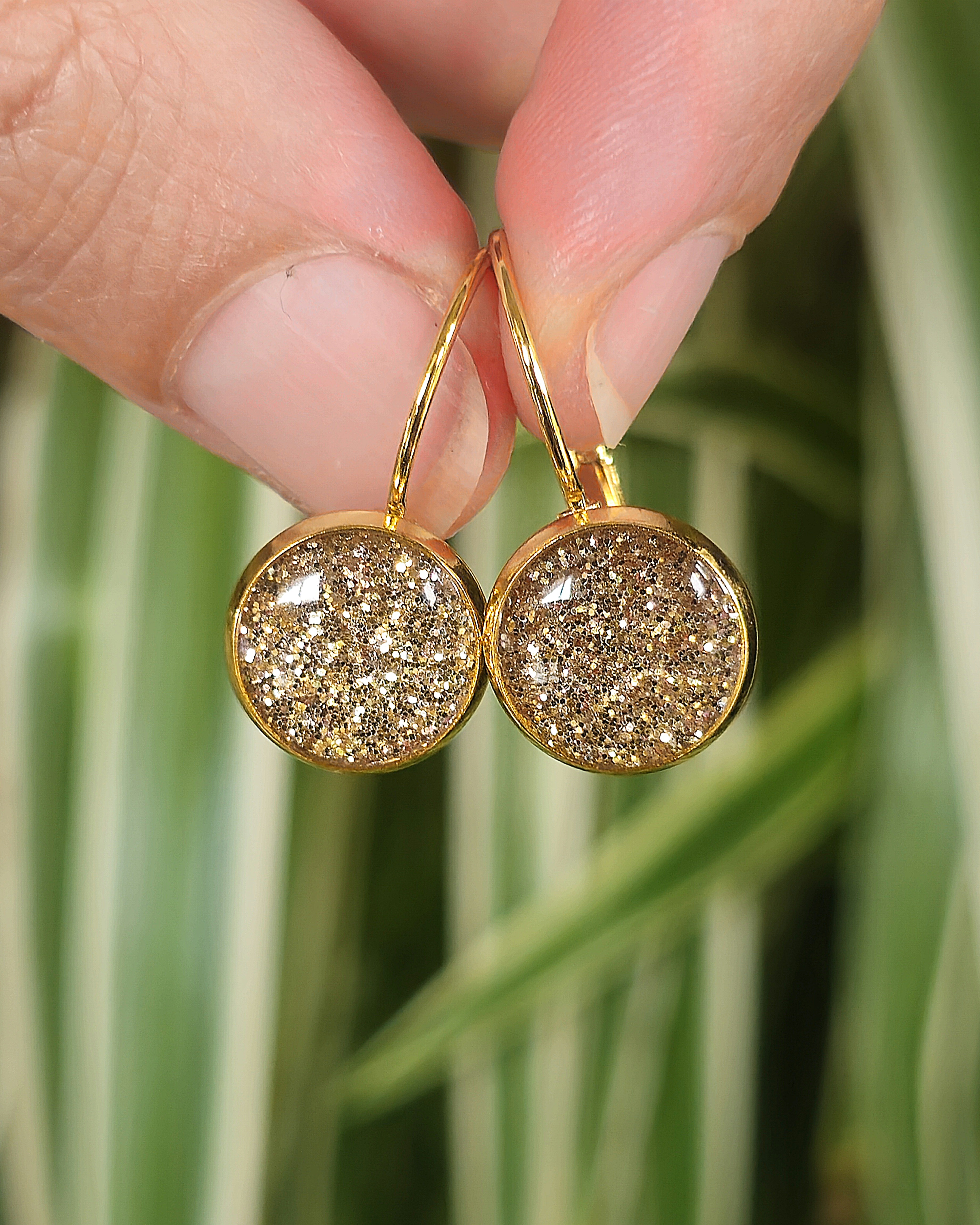 Boucles pailletées dorées