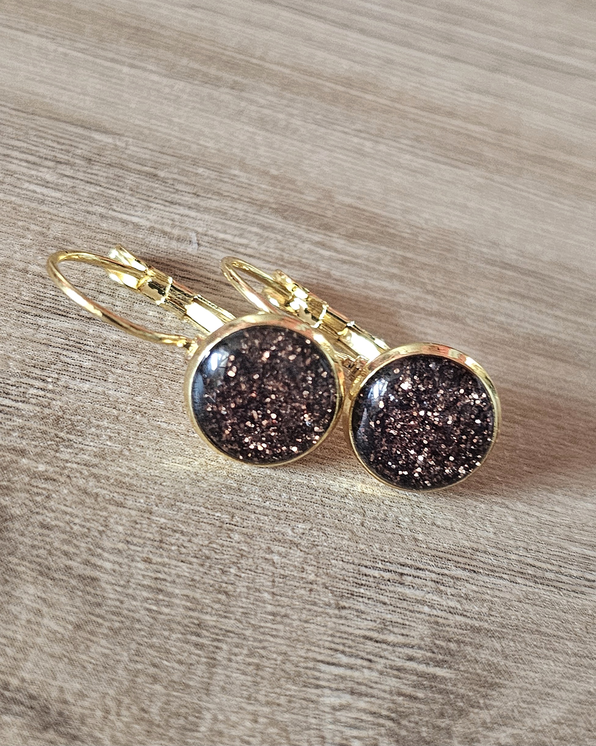 Boucles pailletées marrons