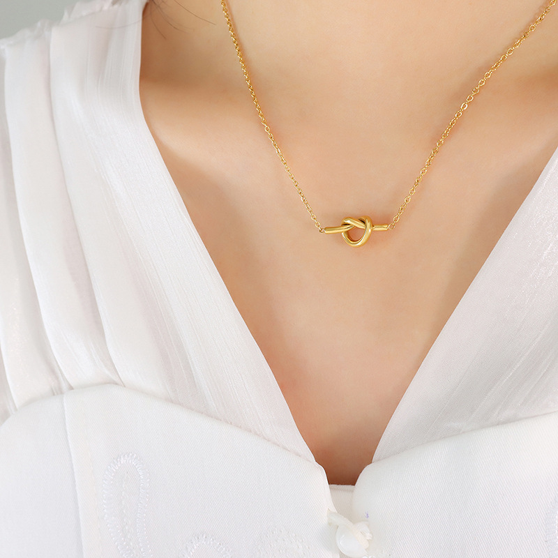 316L Stainless Steel Gold-Plated Knot Pendant Necklace