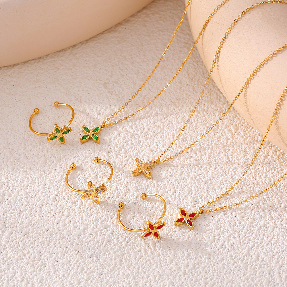 Gold Clover Nekclace