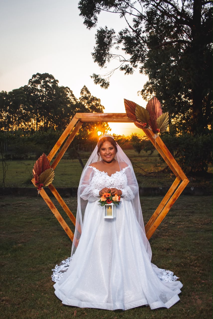 Vestido de Noiva Tamanho 48
