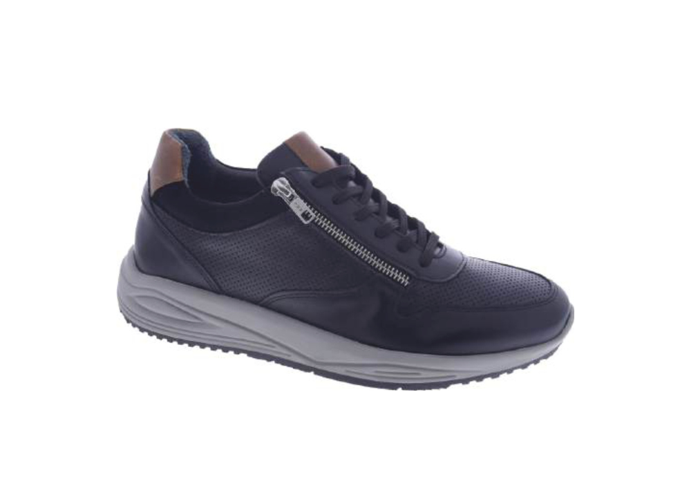 Men's Black Leather Sneaker
