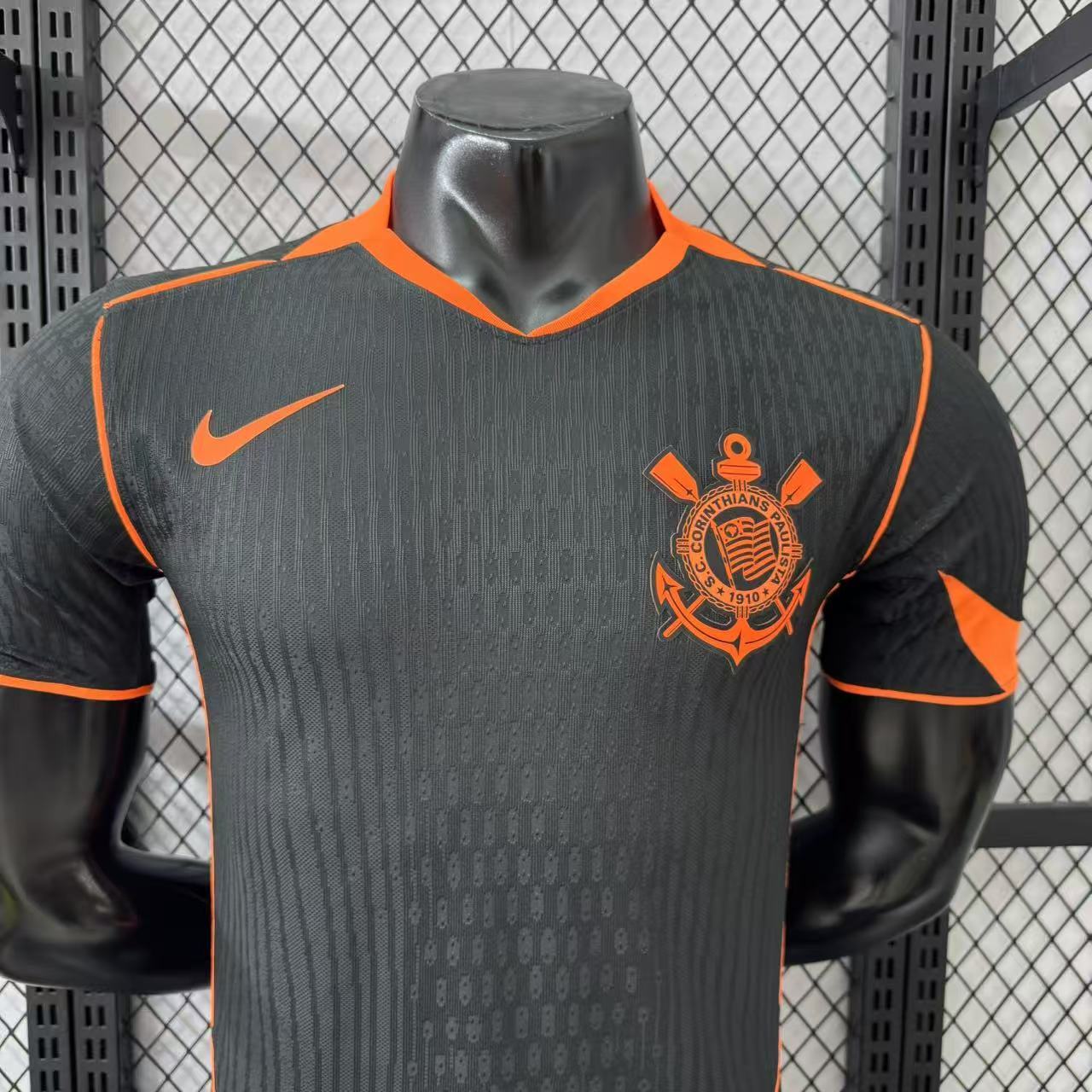 🦅 Manto Alvinegro Total 90 - Modelo Torcedor (Preta e Laranja)