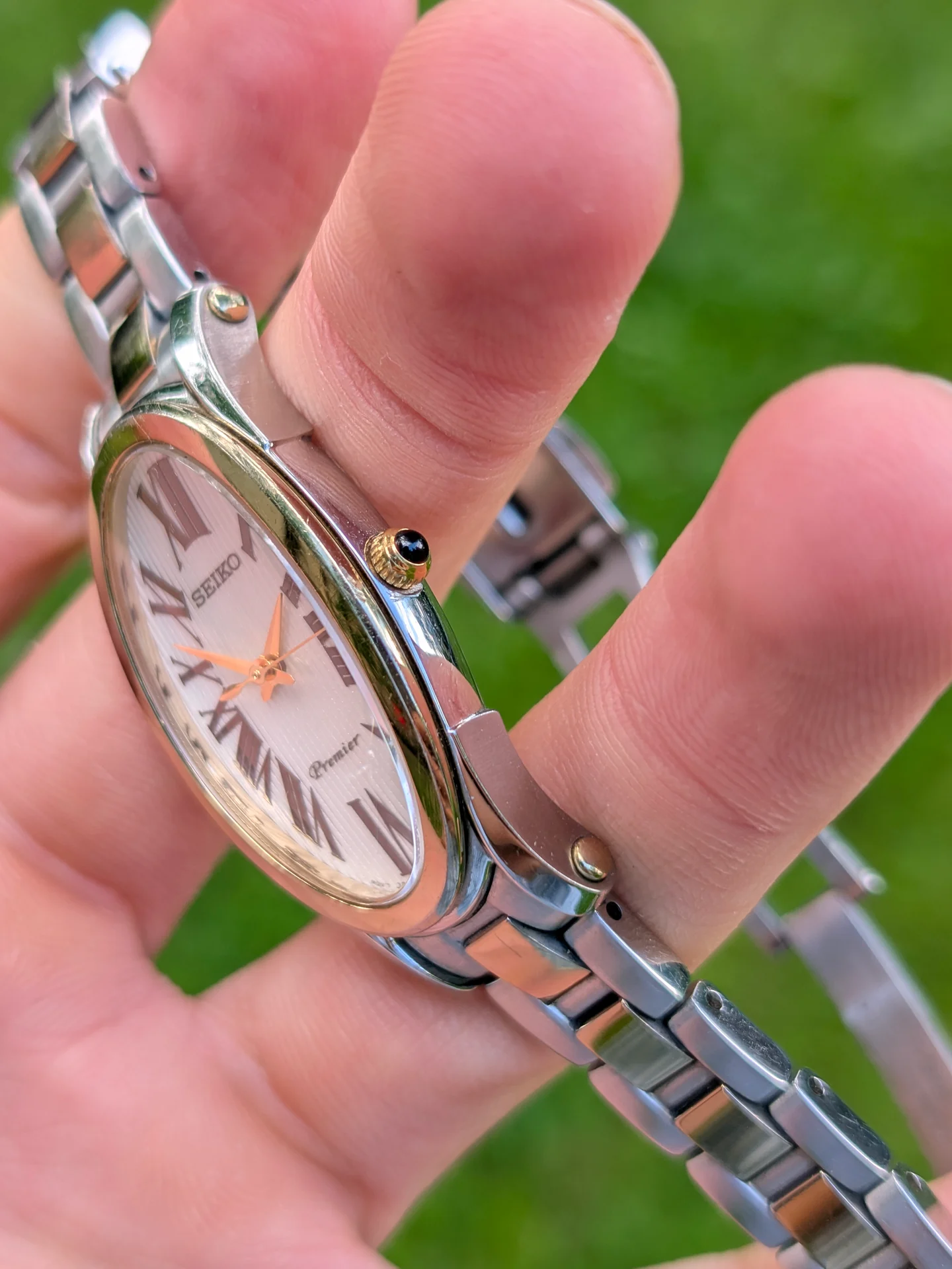 Oval Seiko Premier 
