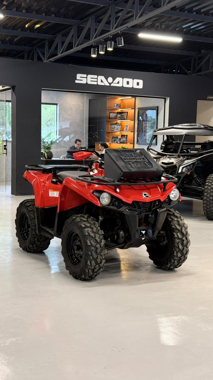 Quadriciclo Can-am outlander 570