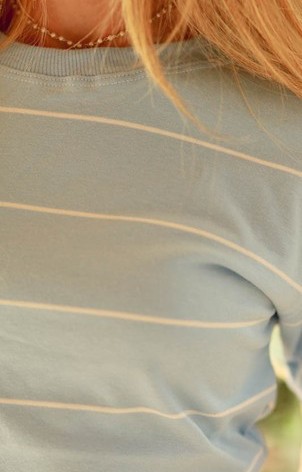 Camiseta Listrada Azul Claro - Linha Abraço