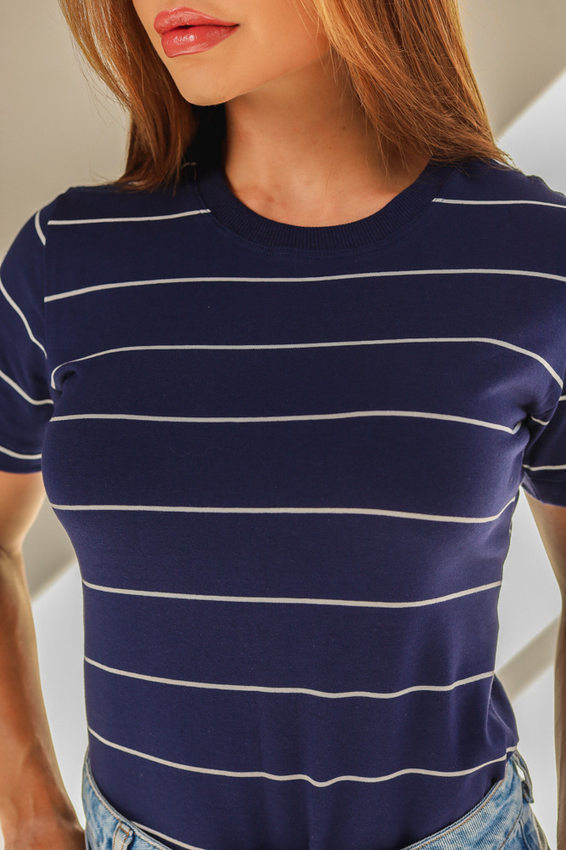 Camiseta Listrada Azul Marinho - Linha Abraço
