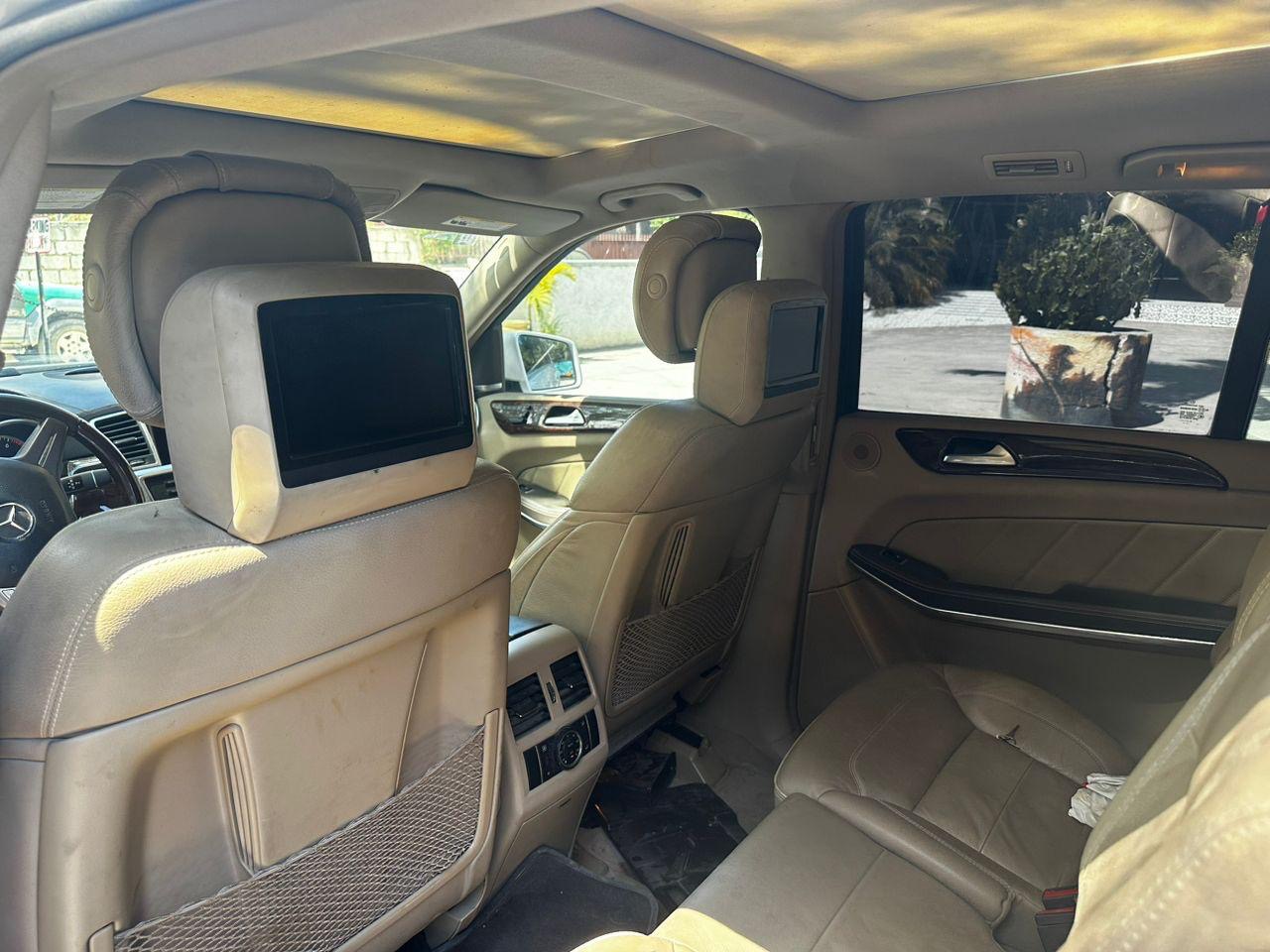 Mercedes GL450😎 📍 𝓟𝓸𝓻𝓽-𝓪𝓾-𝓟𝓻𝓲𝓷𝓬𝓮 📍