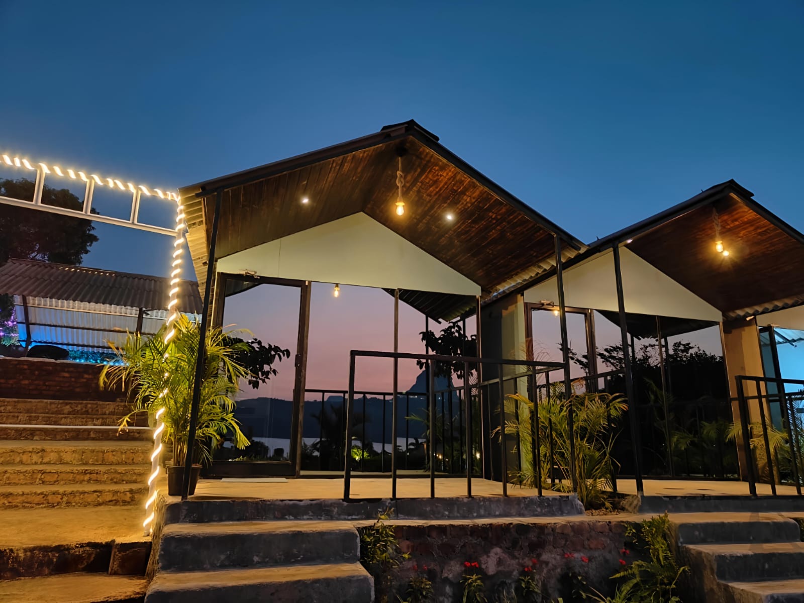 Scenic Lakeview Cabins